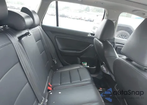 2011 Volkswagen Jetta Sportwagen 2.0L Tdi from USA, damaged, VIN 3VWPL7AJ8BM716647